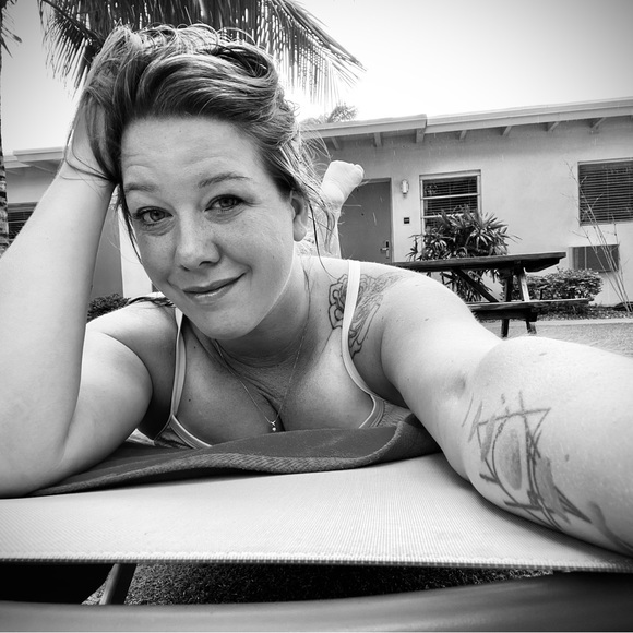 Meet your Posher, Jessica - Picture 2 of 8